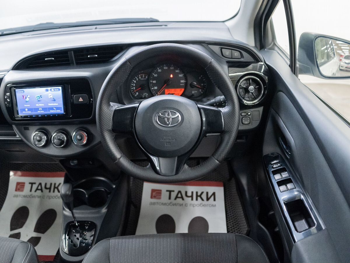 Toyota Vitz 2019 - фото автомобиля