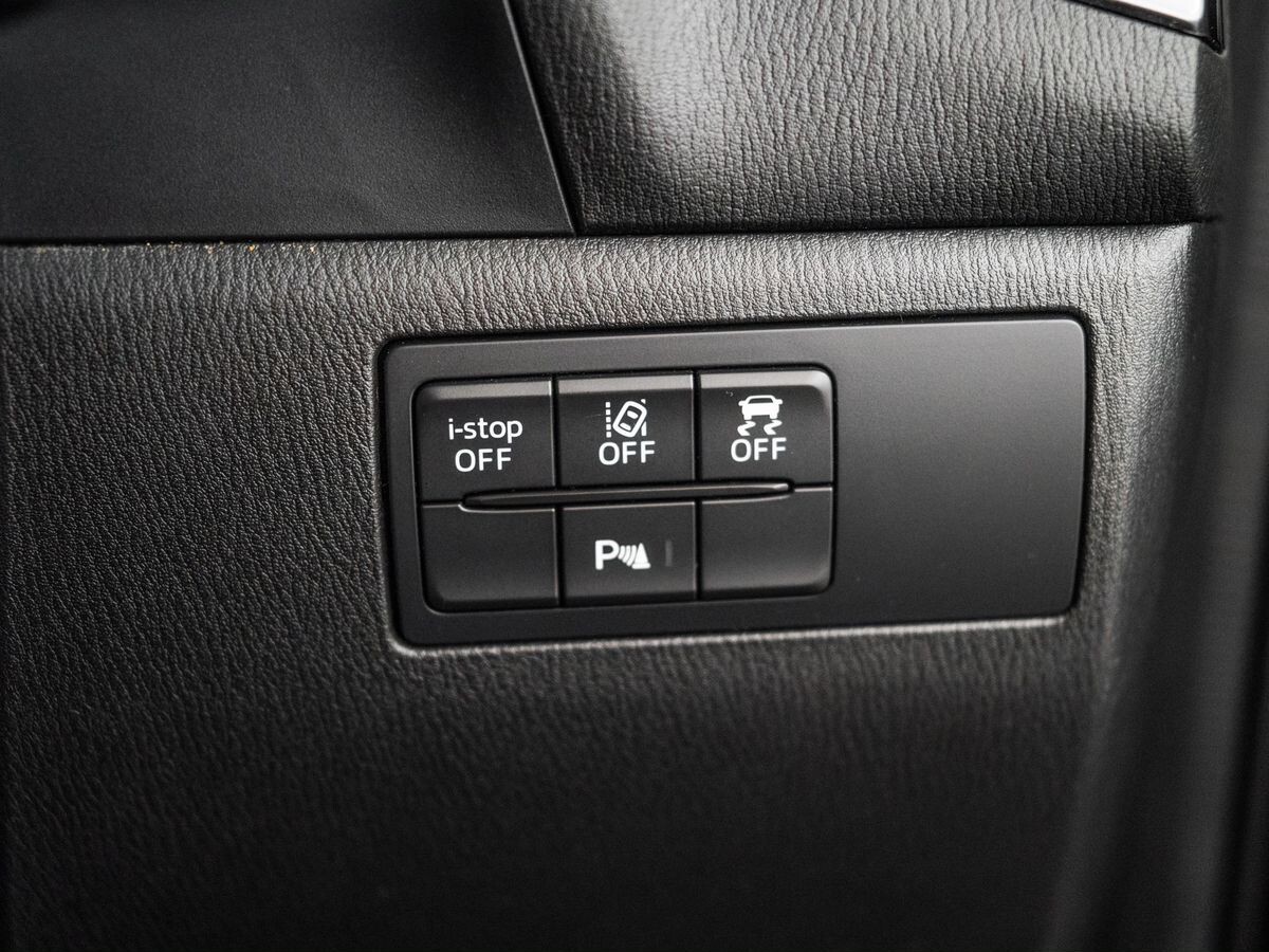 Mazda Axela 2017 - фото автомобиля