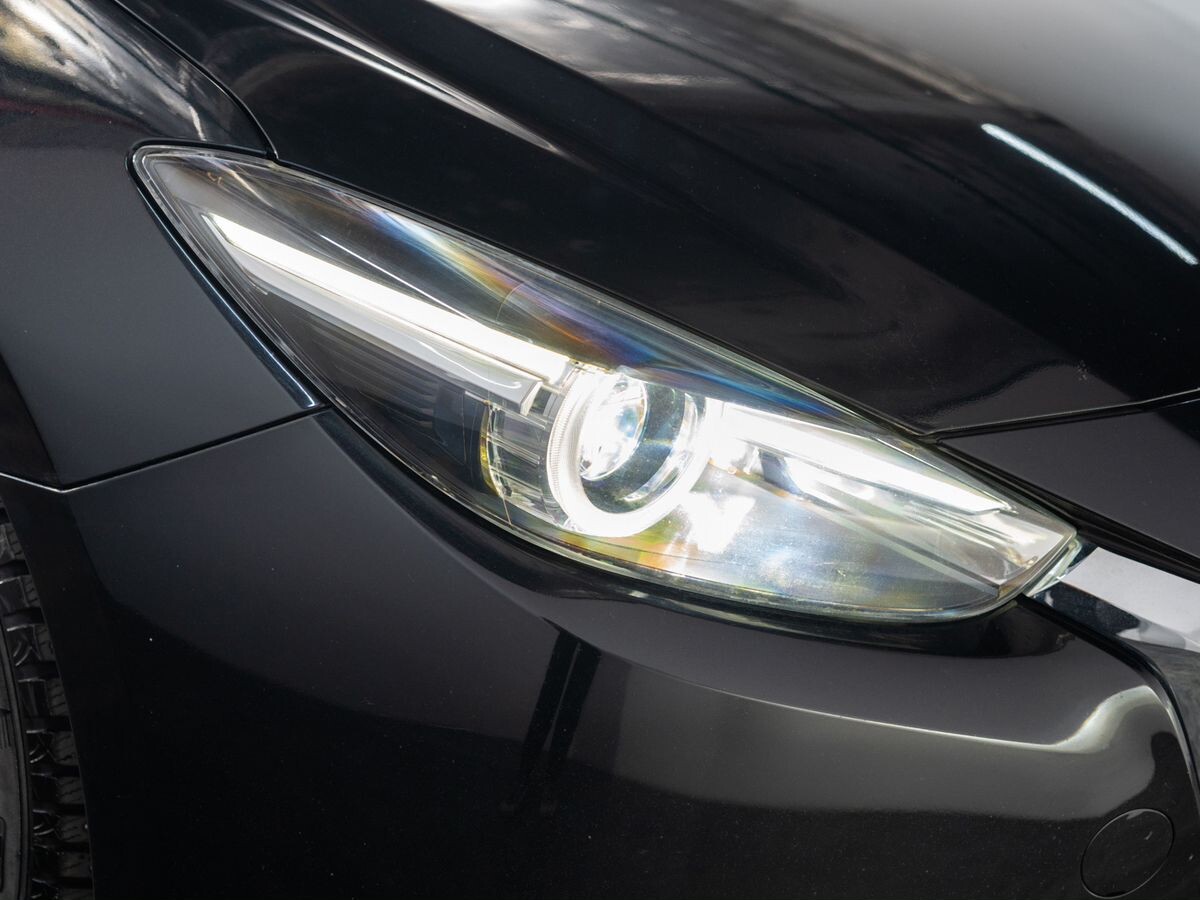 Mazda Axela 2017 - фото автомобиля