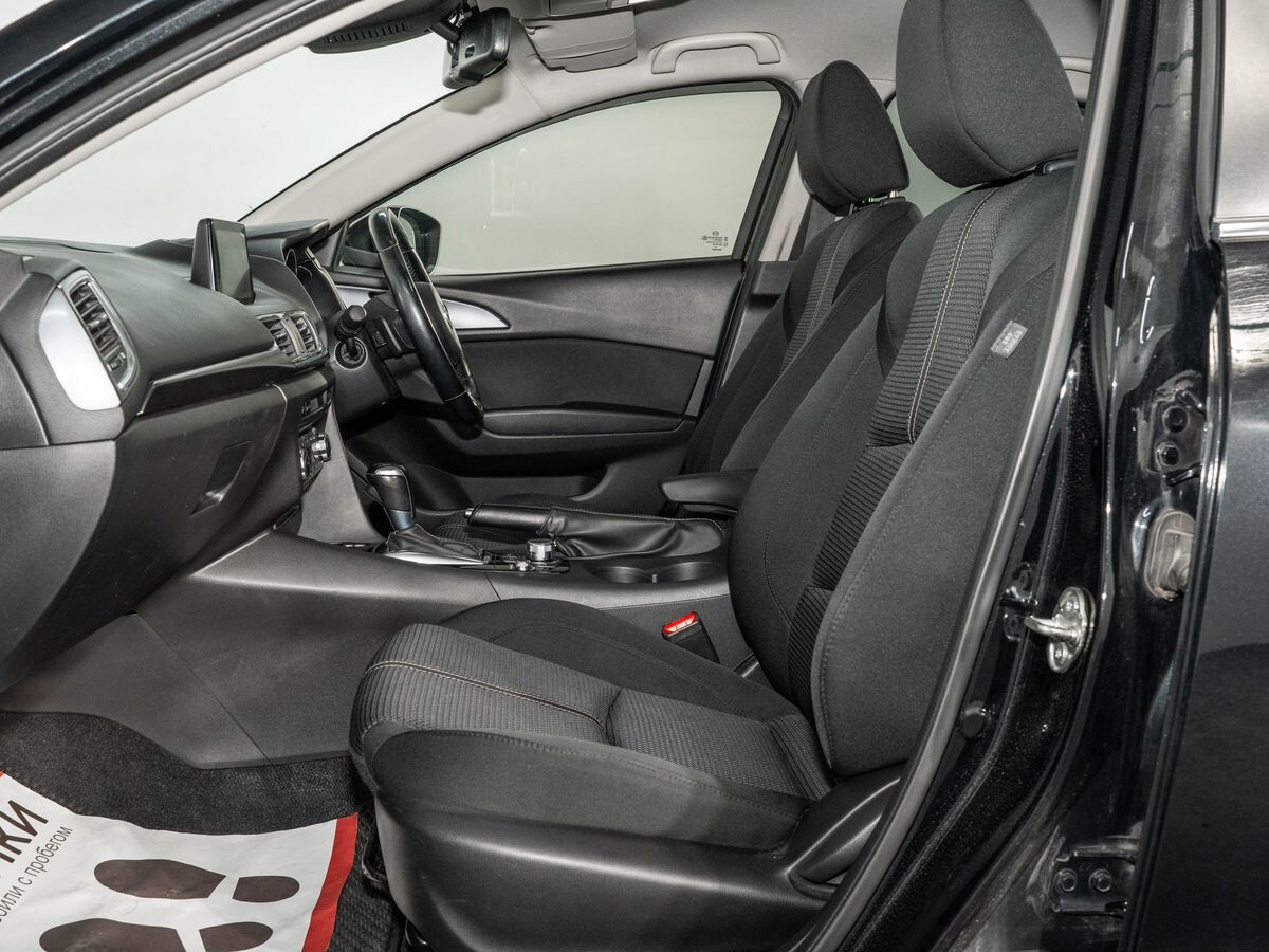 Mazda Axela 2017 - фото автомобиля