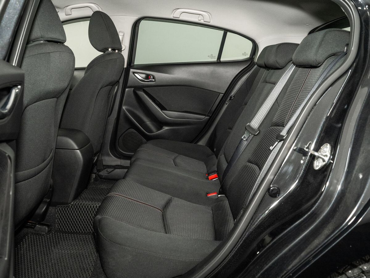 Mazda Axela 2017 - фото автомобиля