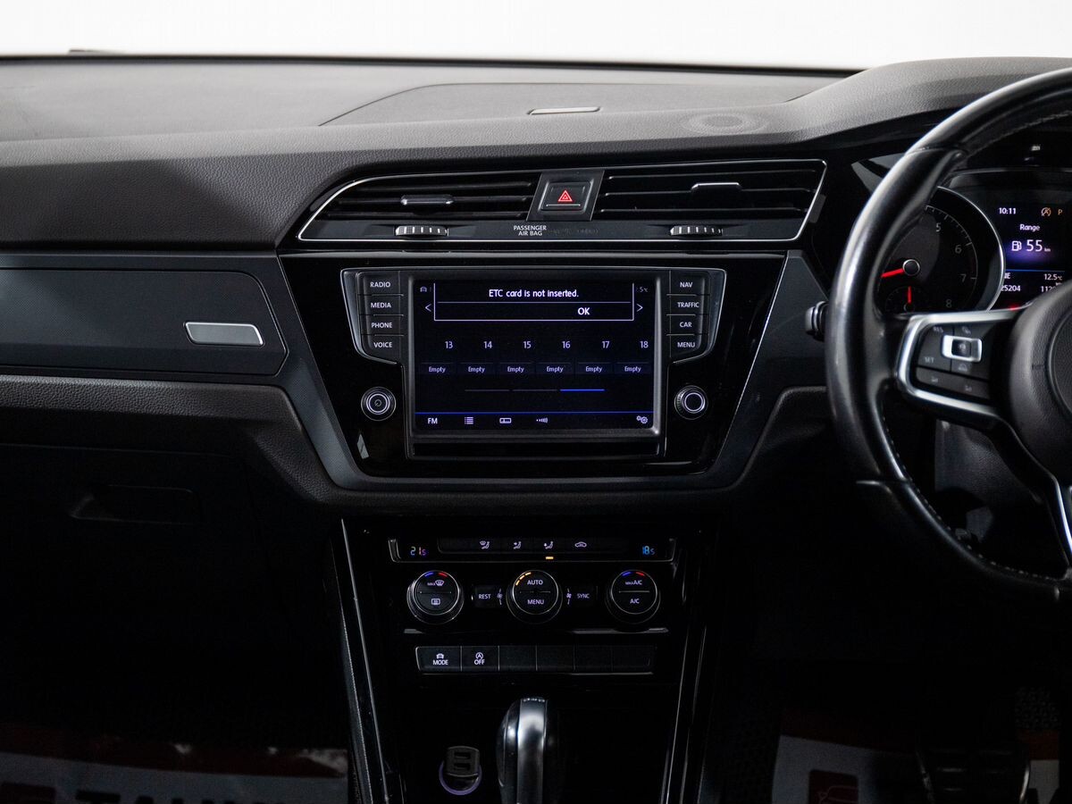 Volkswagen Touran 2017 - фото автомобиля