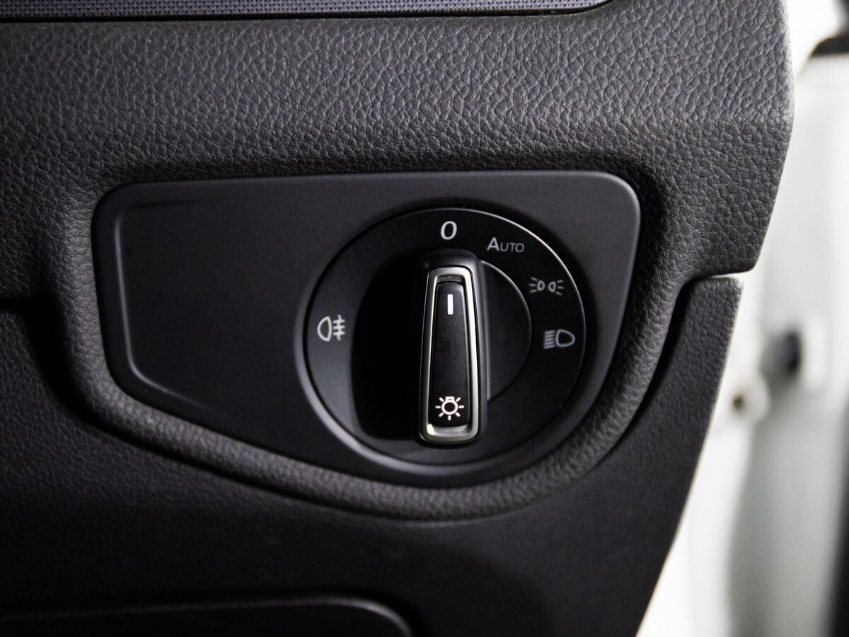 Volkswagen Touran 2017 - фото автомобиля
