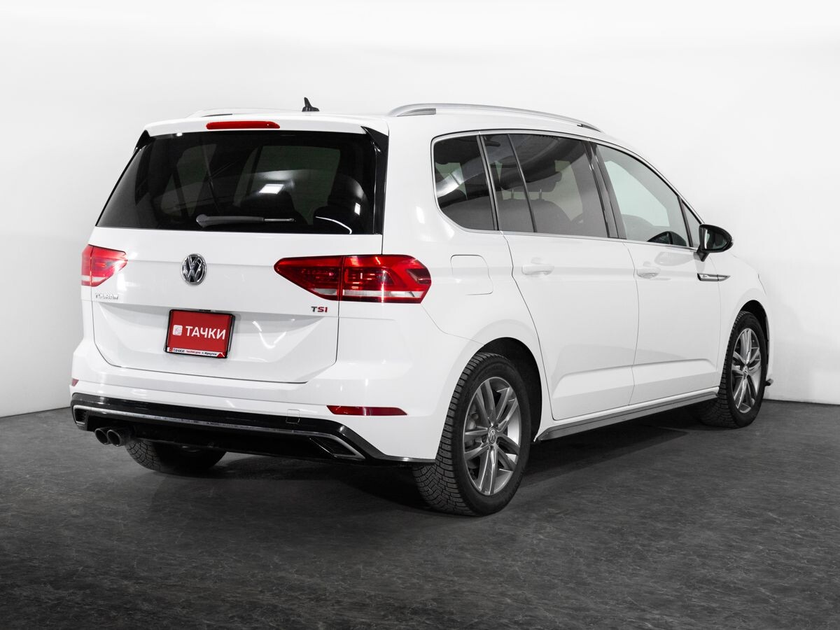 Volkswagen Touran 2017 - фото автомобиля