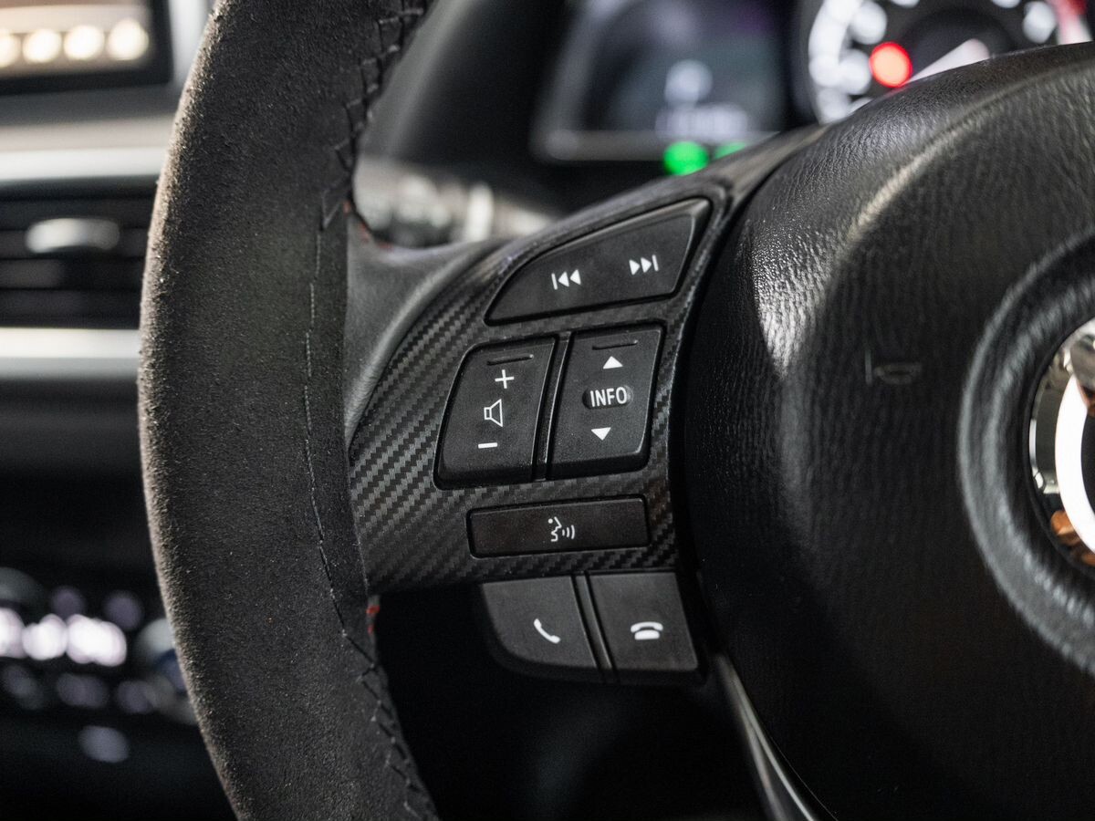 Mazda Axela 2015 - фото автомобиля