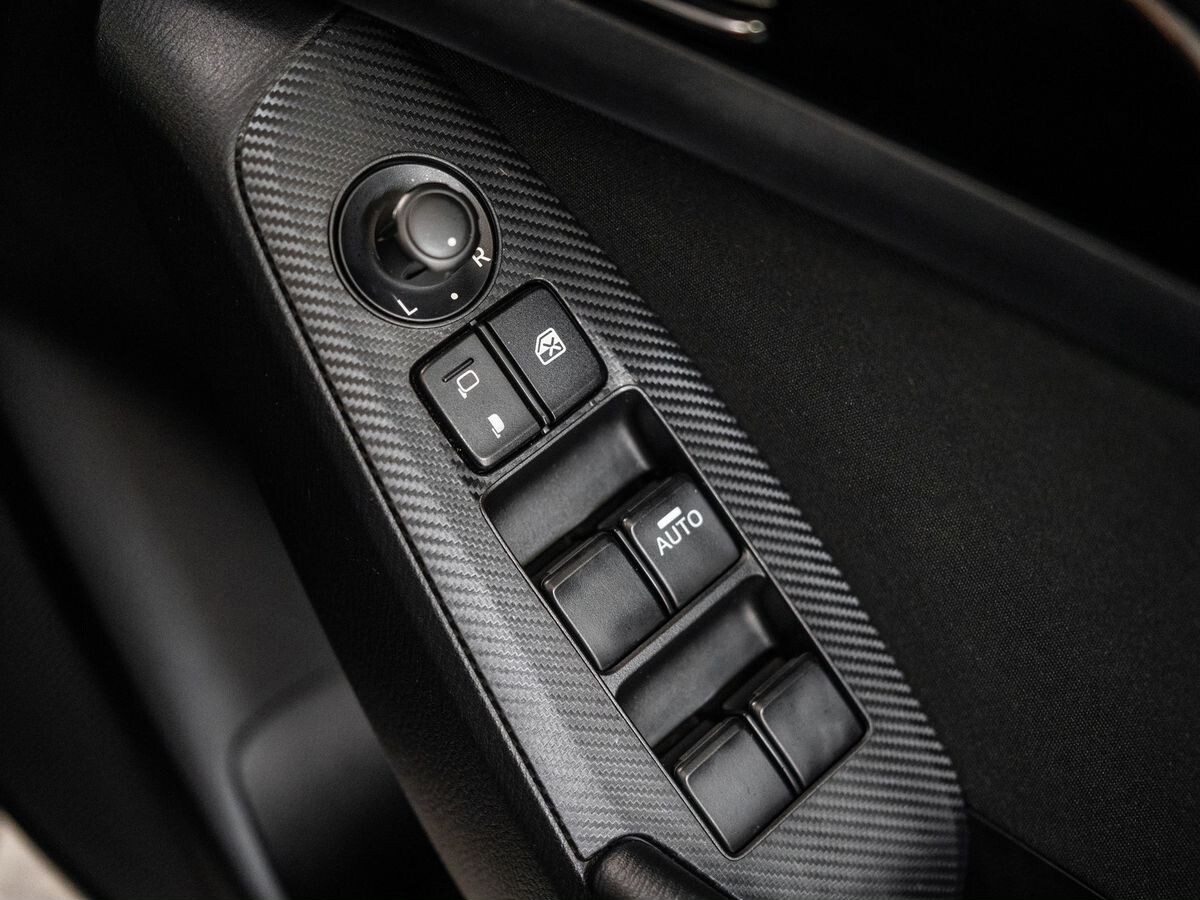 Mazda Axela 2015 - фото автомобиля