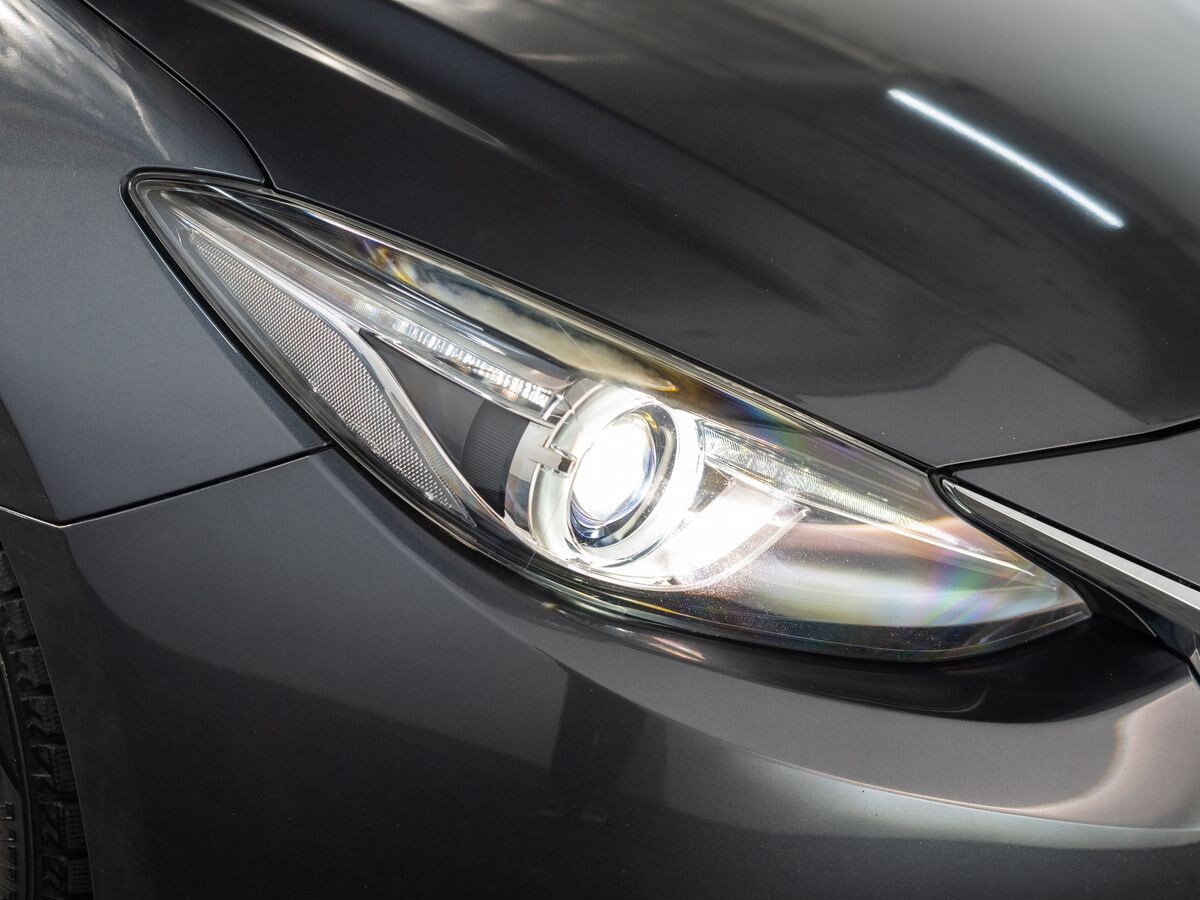 Mazda Axela 2015 - фото автомобиля