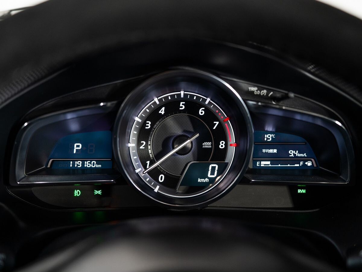 Mazda Axela 2015 - фото автомобиля