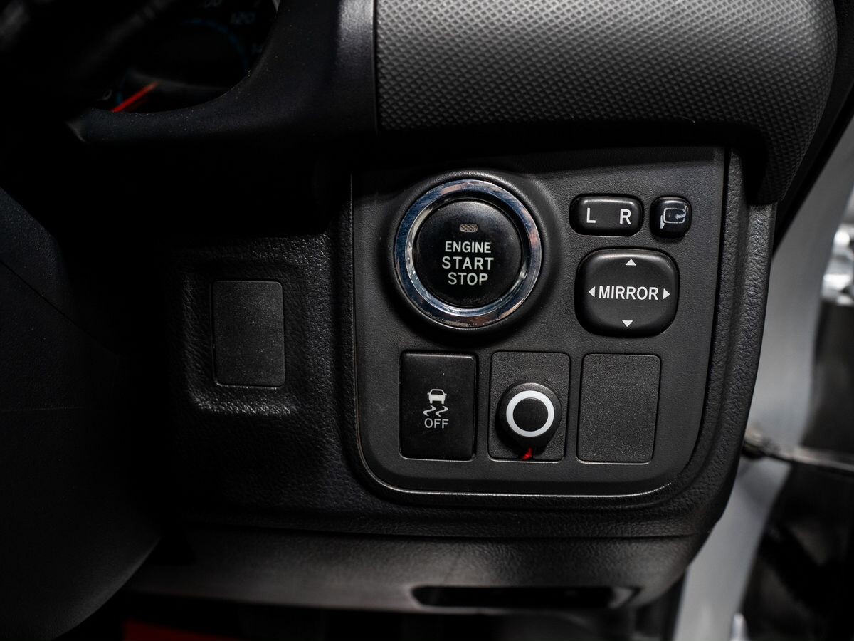 Toyota Wish 2010 - фото автомобиля