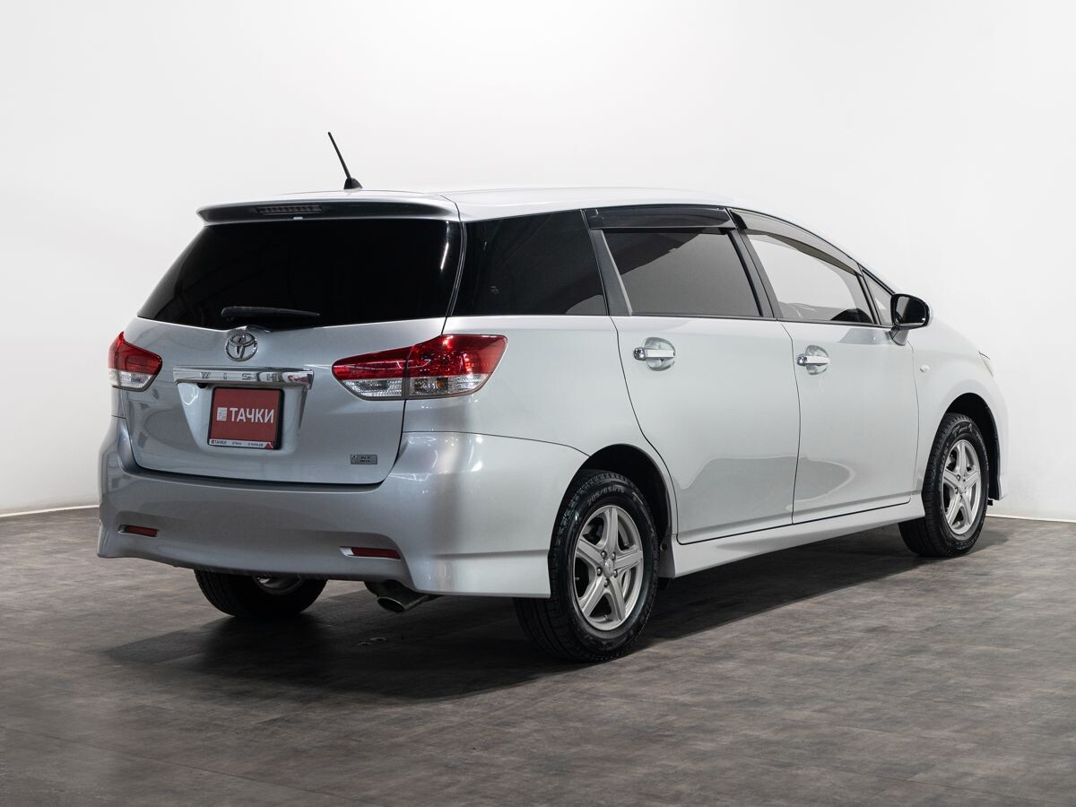 Toyota Wish 2010 - фото автомобиля