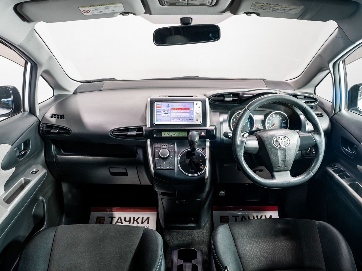 Toyota Wish 2010 - фото автомобиля