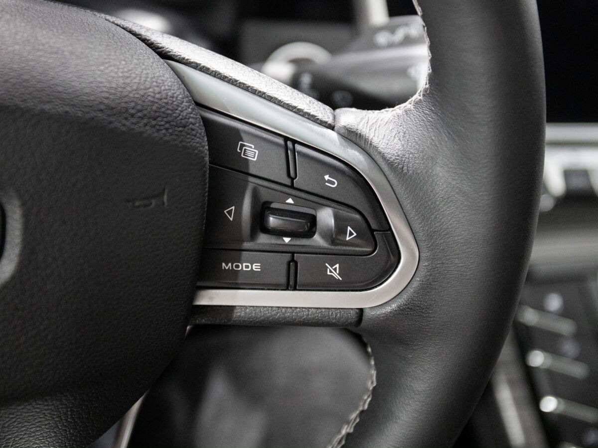 Geely Atlas Pro 2022 - фото автомобиля