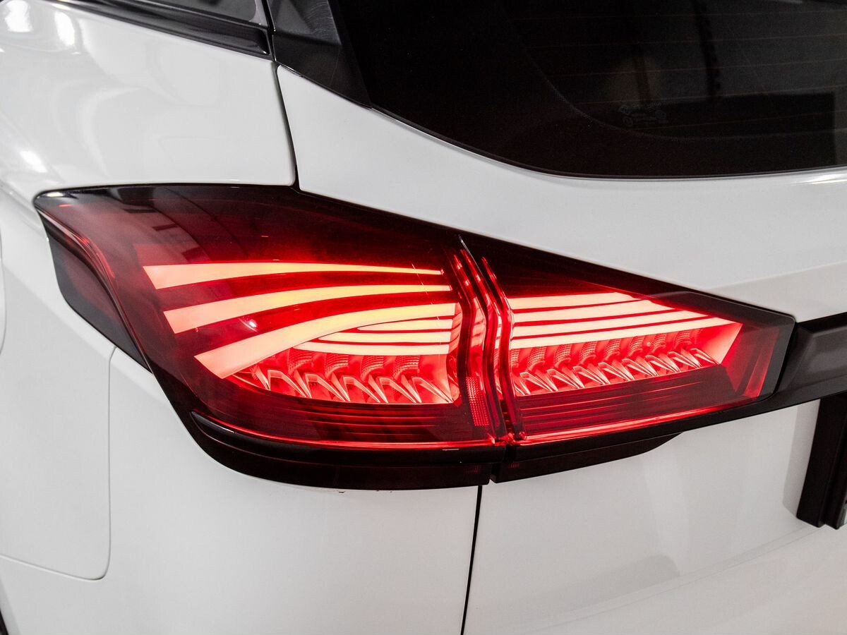 Geely Atlas Pro 2022 - фото автомобиля