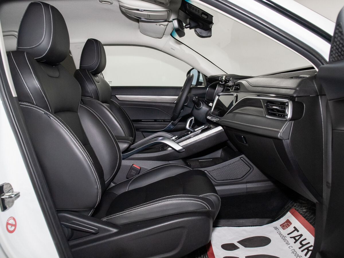 Geely Atlas Pro 2022 - фото автомобиля