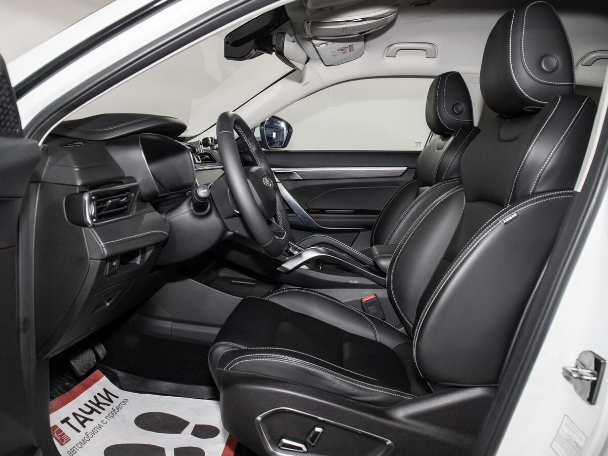 Geely Atlas Pro 2022 - фото автомобиля