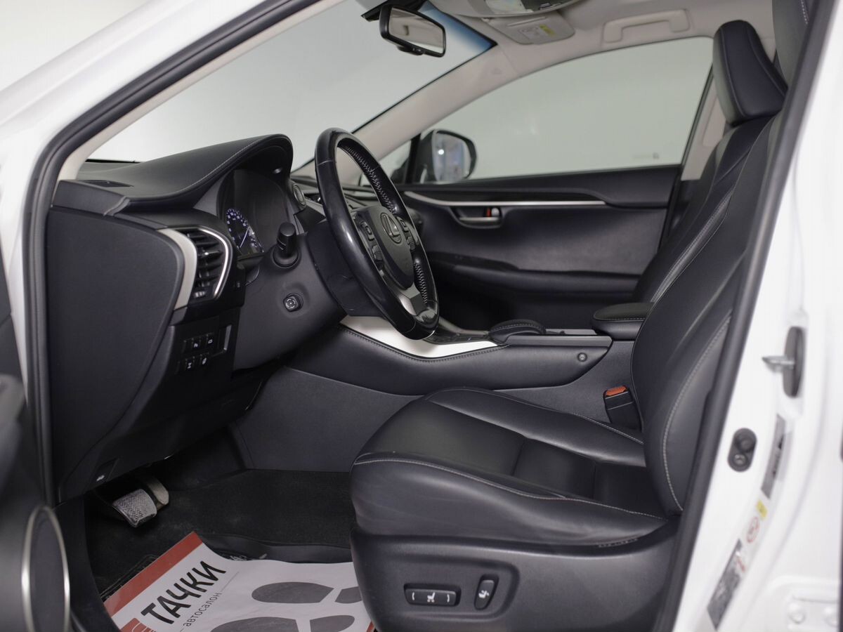 Lexus NX200 2016 - фото автомобиля