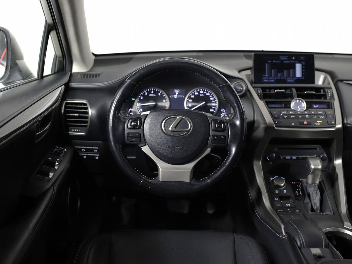 Lexus NX200 2016 - фото автомобиля