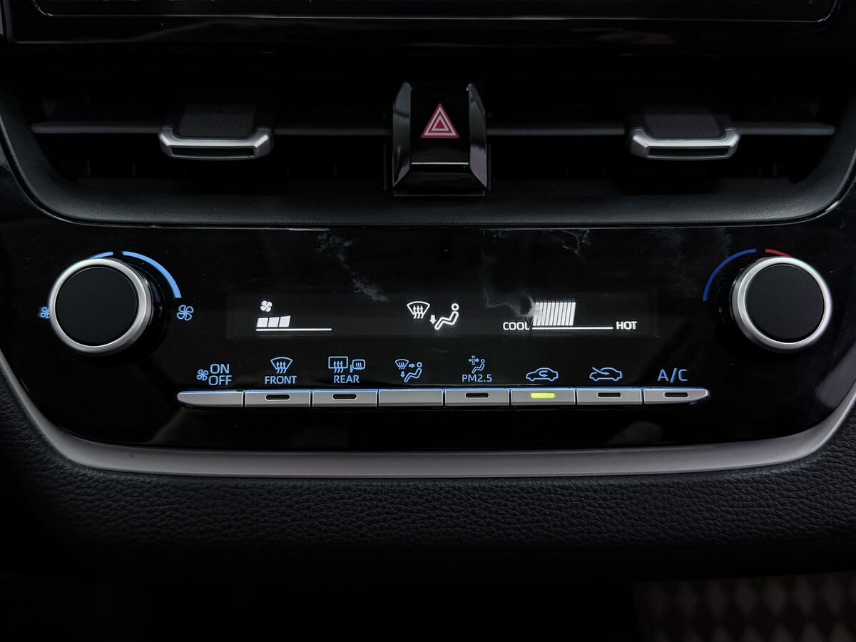 Toyota Corolla 2022 - фото автомобиля