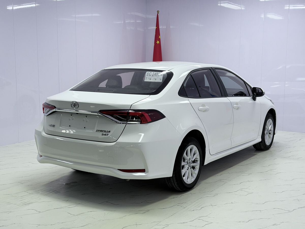 Toyota Corolla 2022 - фото автомобиля