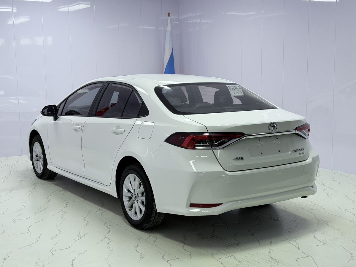 Toyota Corolla 2022 - фото автомобиля