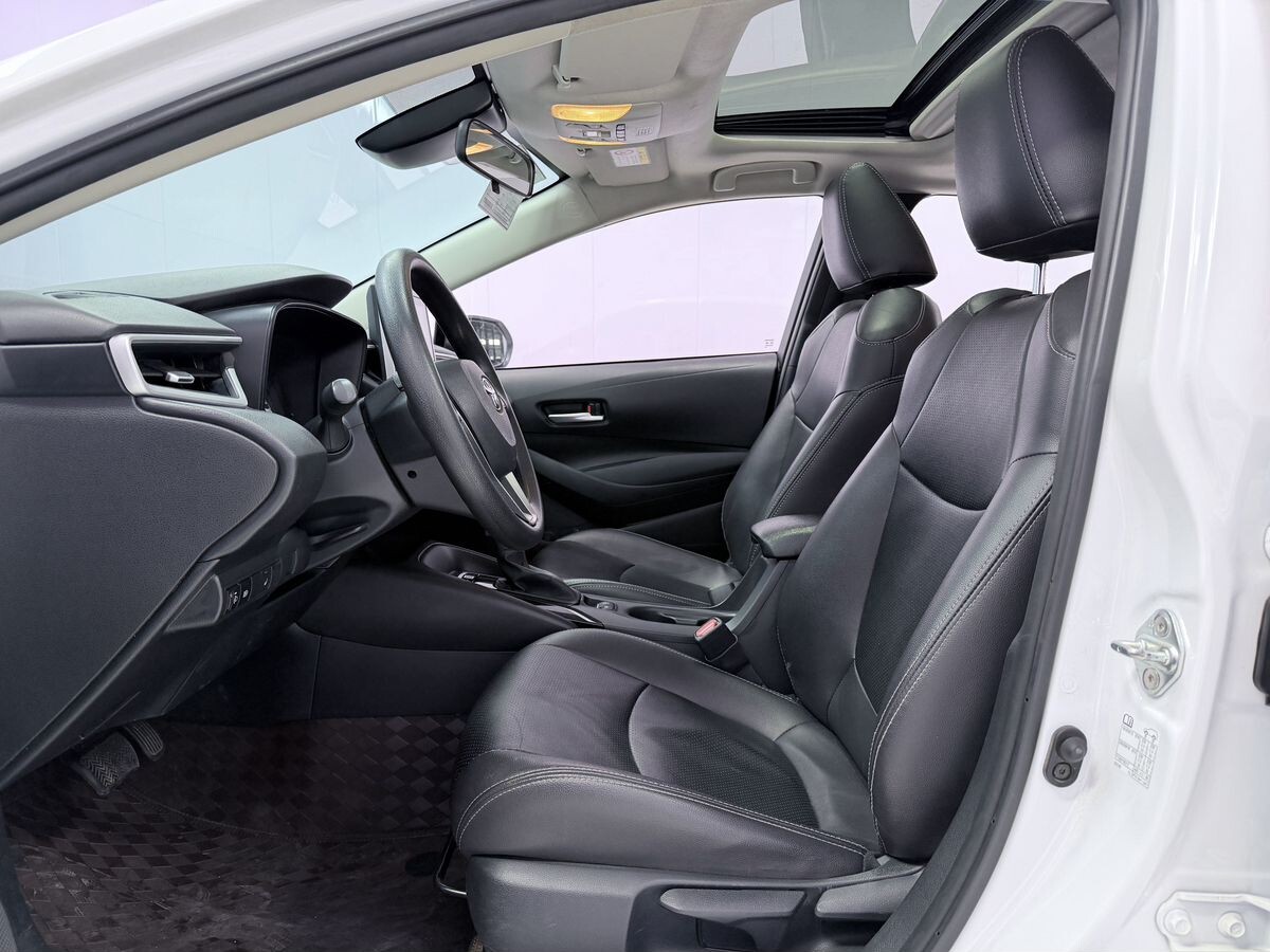 Toyota Corolla 2022 - фото автомобиля