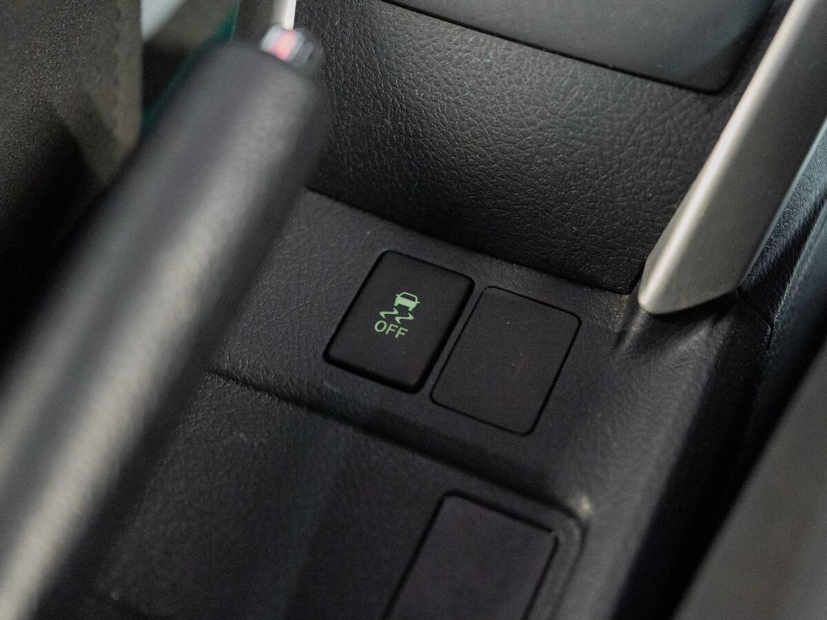 Toyota Corolla Fielder 2014 - фото автомобиля