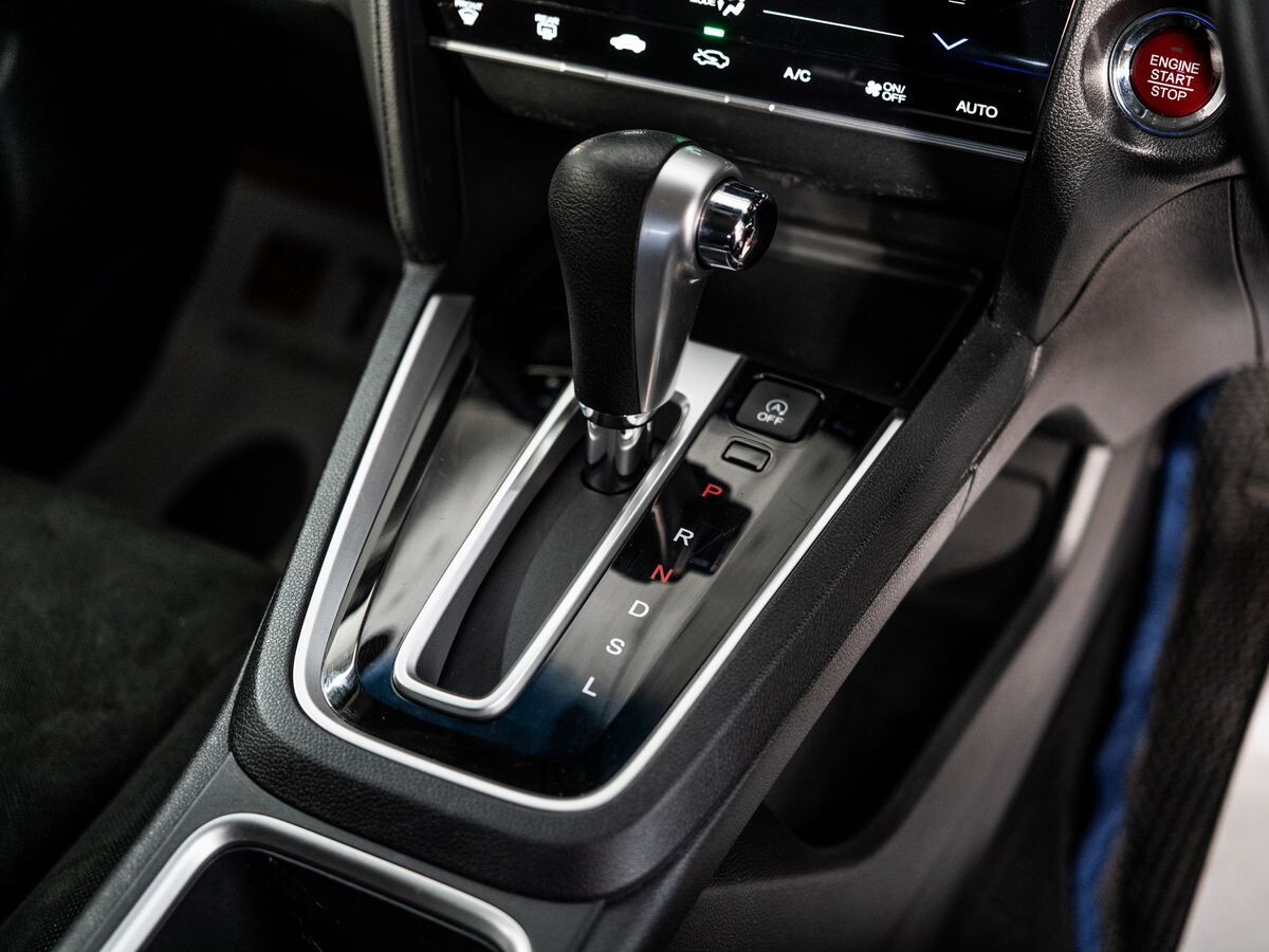 Honda Shuttle 2016 - фото автомобиля