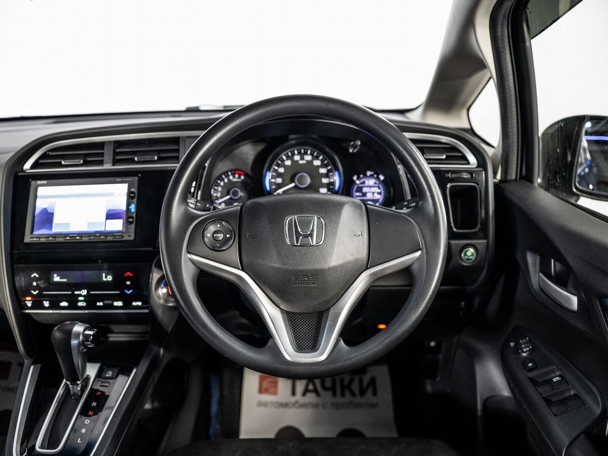 Honda Shuttle 2016 - фото автомобиля