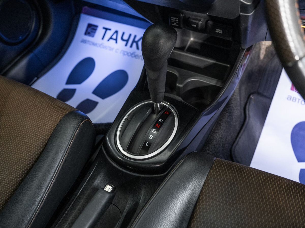 Honda Fit Shuttle 2012 - фото автомобиля