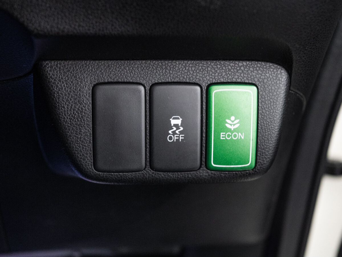 Honda Fit Shuttle 2012 - фото автомобиля