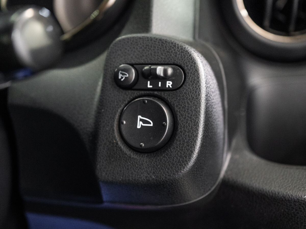 Honda Fit Shuttle 2012 - фото автомобиля