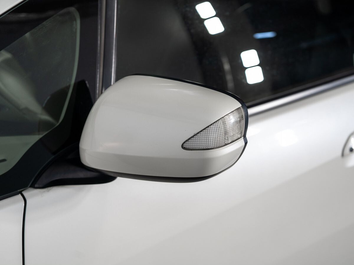 Honda Fit Shuttle 2012 - фото автомобиля