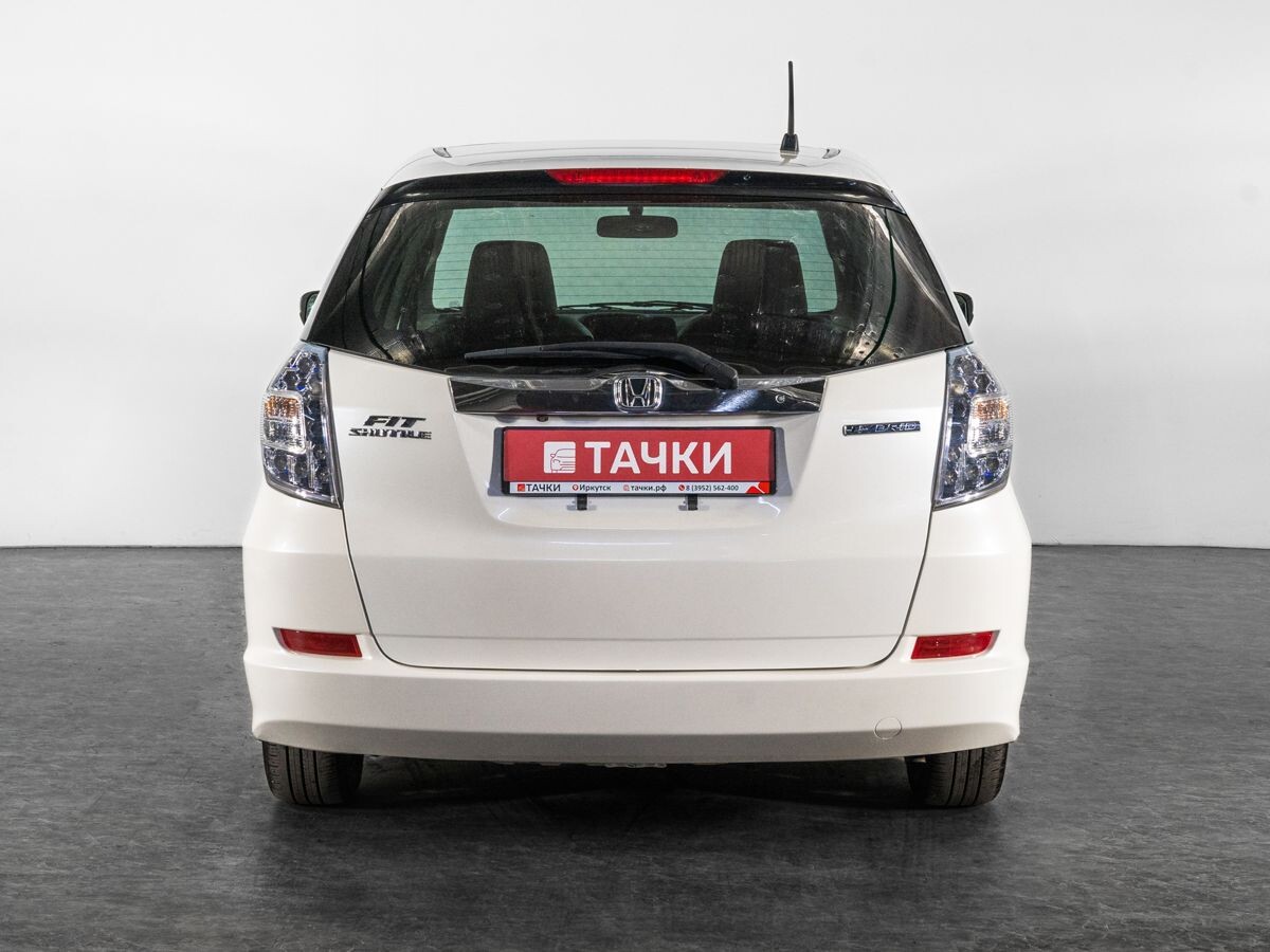 Honda Fit Shuttle 2012 - фото автомобиля