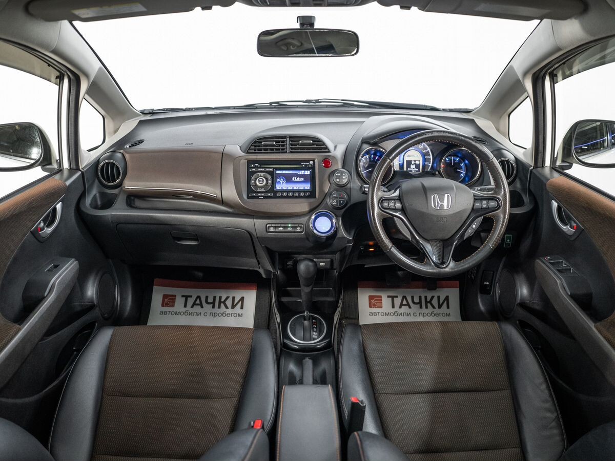 Honda Fit Shuttle 2012 - фото автомобиля