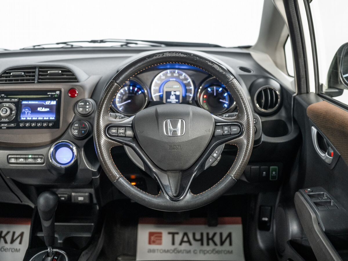 Honda Fit Shuttle 2012 - фото автомобиля