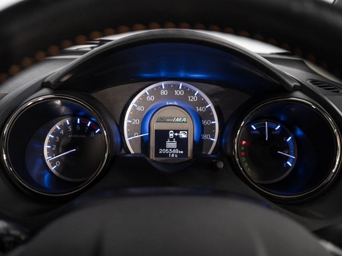 Honda Fit Shuttle 2012 - фото автомобиля