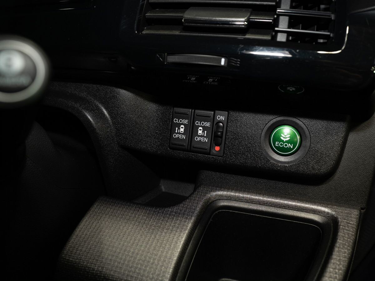 Honda Stepwgn 2019 - фото автомобиля