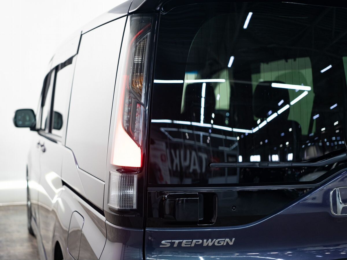 Honda Stepwgn 2019 - фото автомобиля
