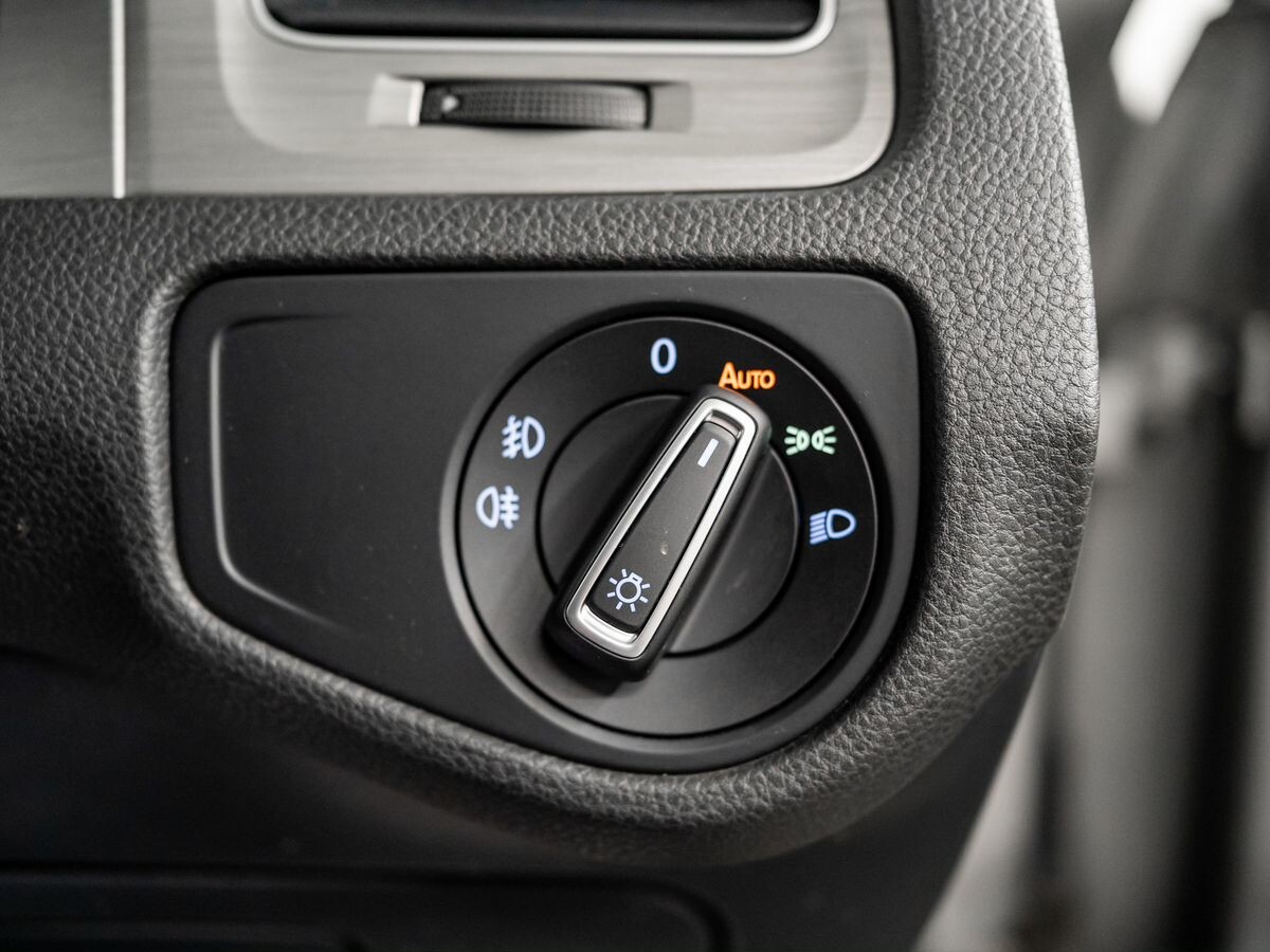 Volkswagen Golf 2015 - фото автомобиля