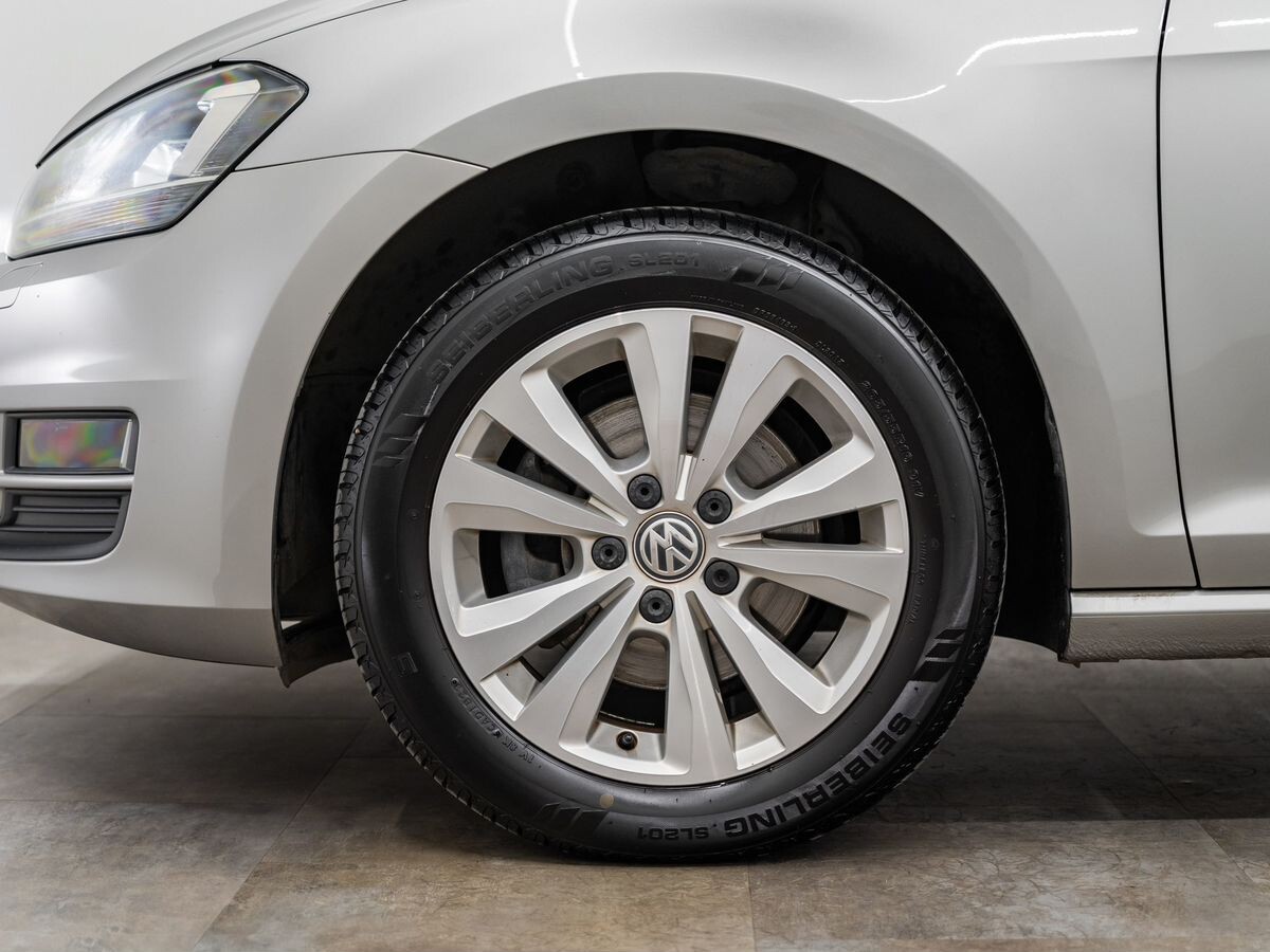 Volkswagen Golf 2015 - фото автомобиля