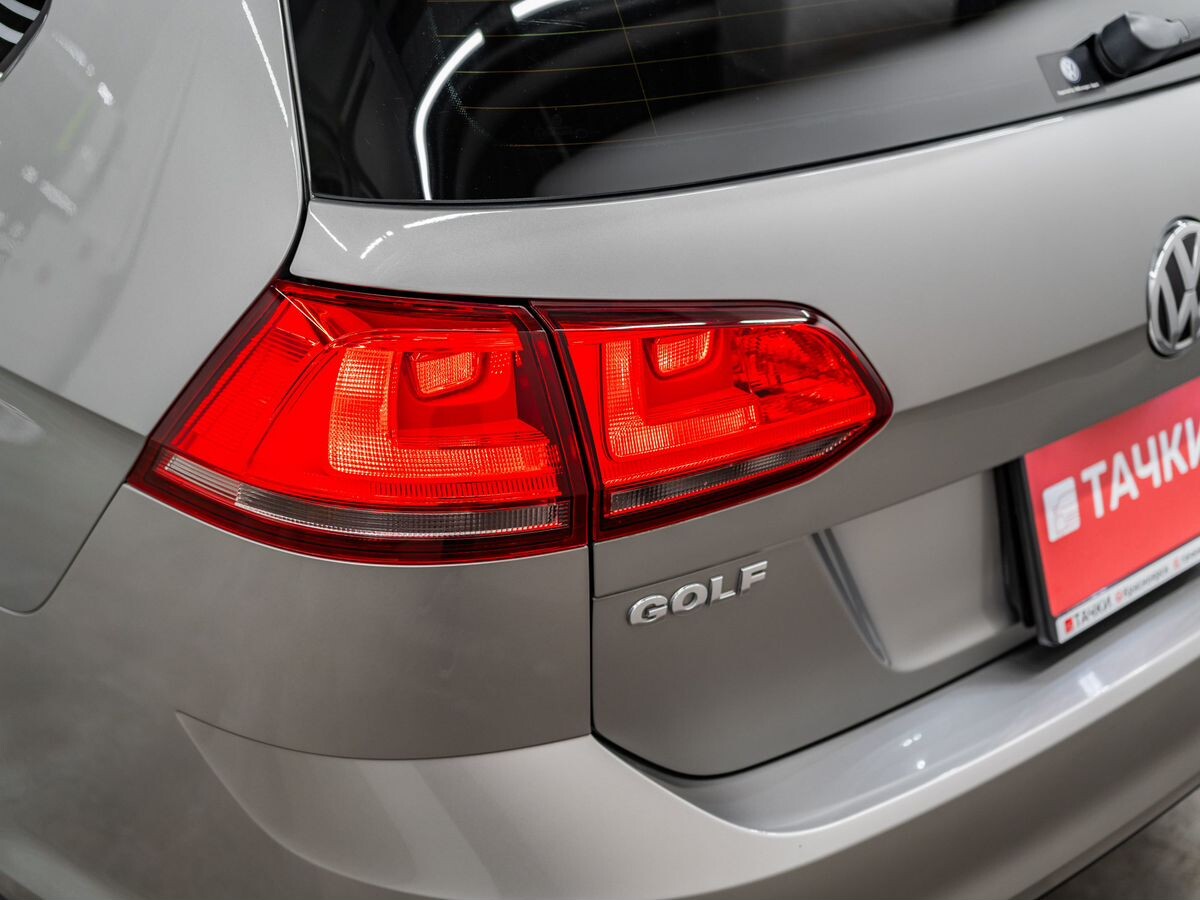 Volkswagen Golf 2015 - фото автомобиля