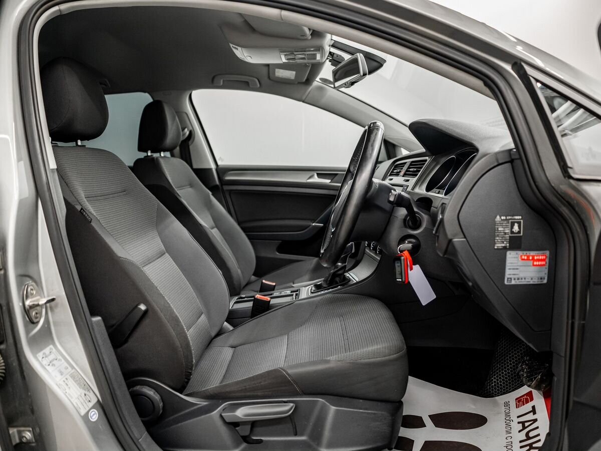 Volkswagen Golf 2015 - фото автомобиля
