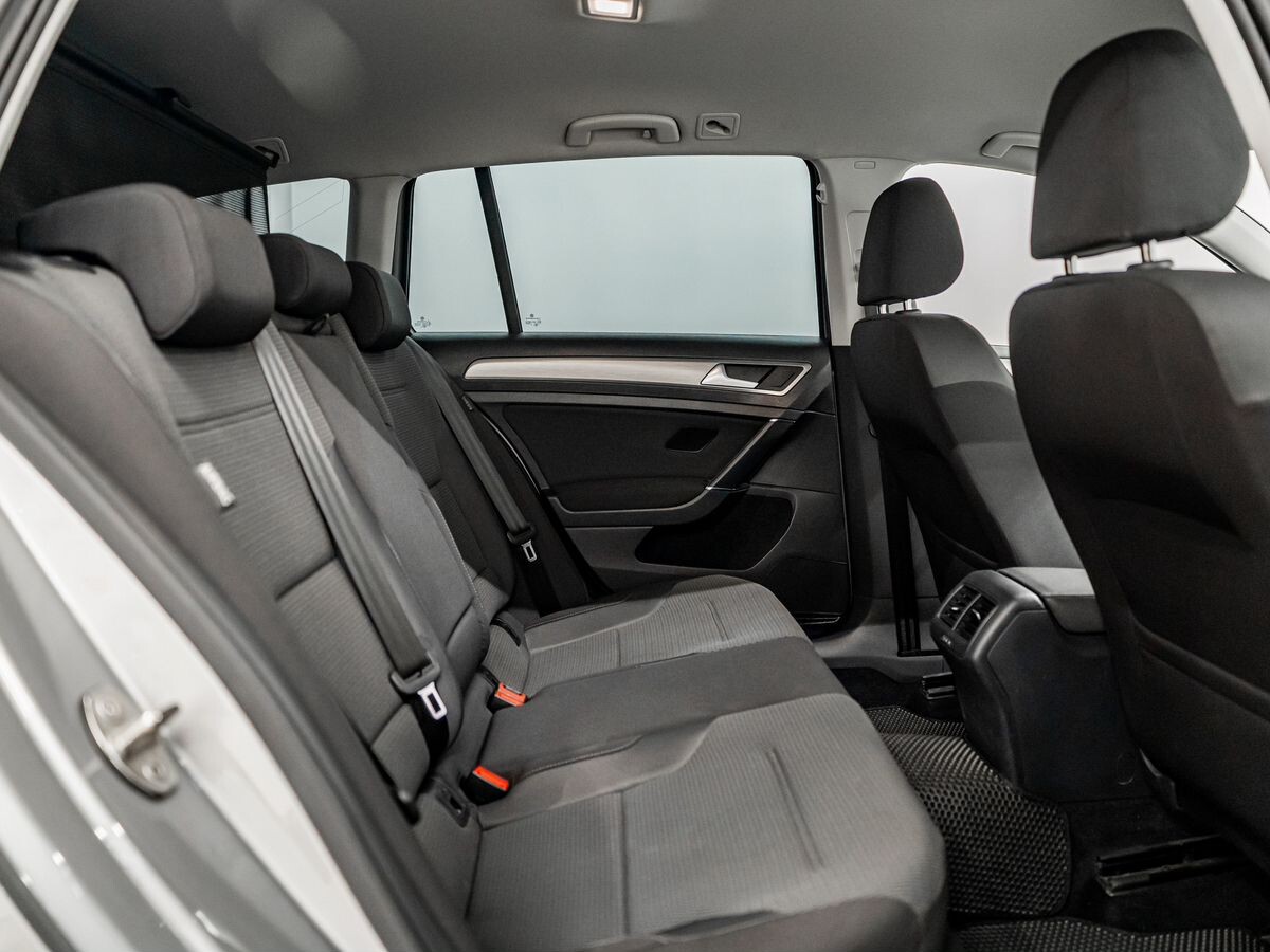 Volkswagen Golf 2015 - фото автомобиля