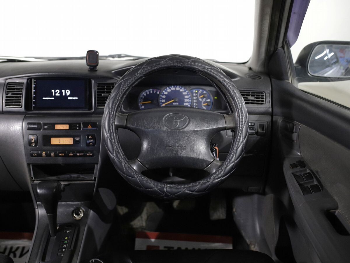 Toyota Corolla 2003 - фото автомобиля
