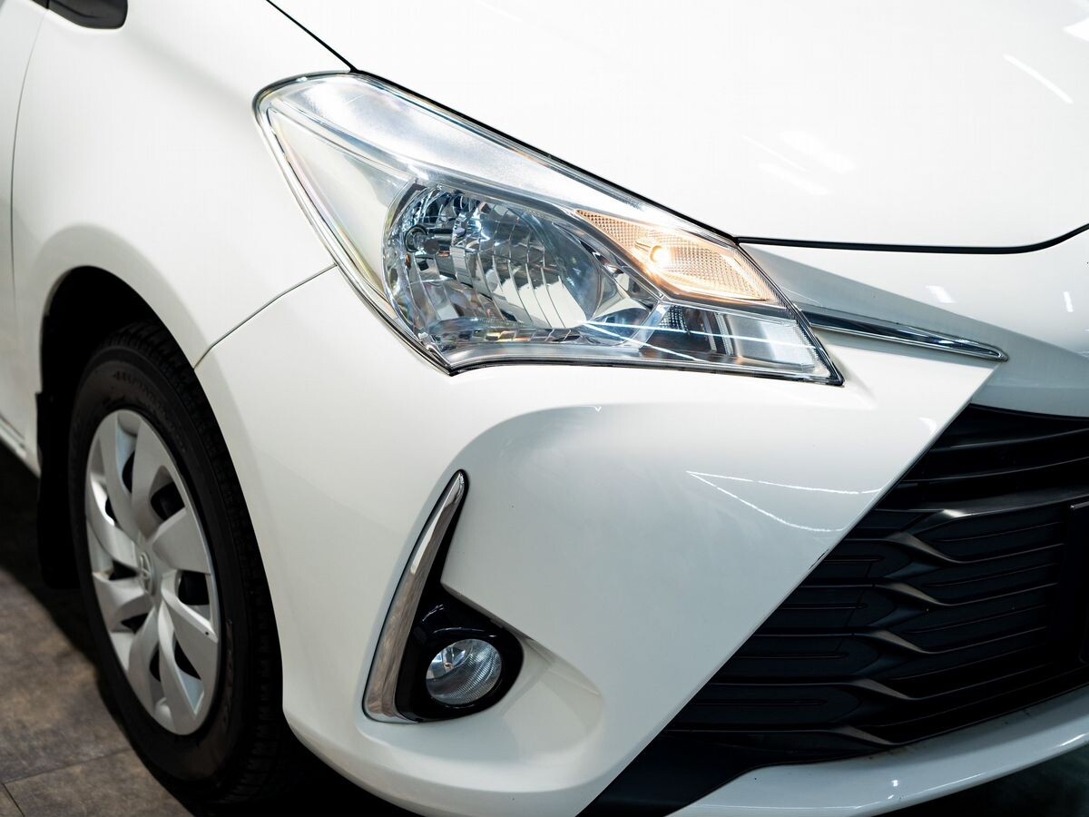Toyota Vitz 2018 - фото автомобиля