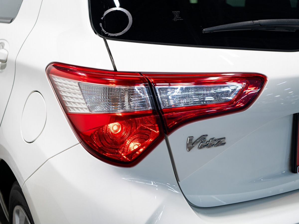 Toyota Vitz 2018 - фото автомобиля