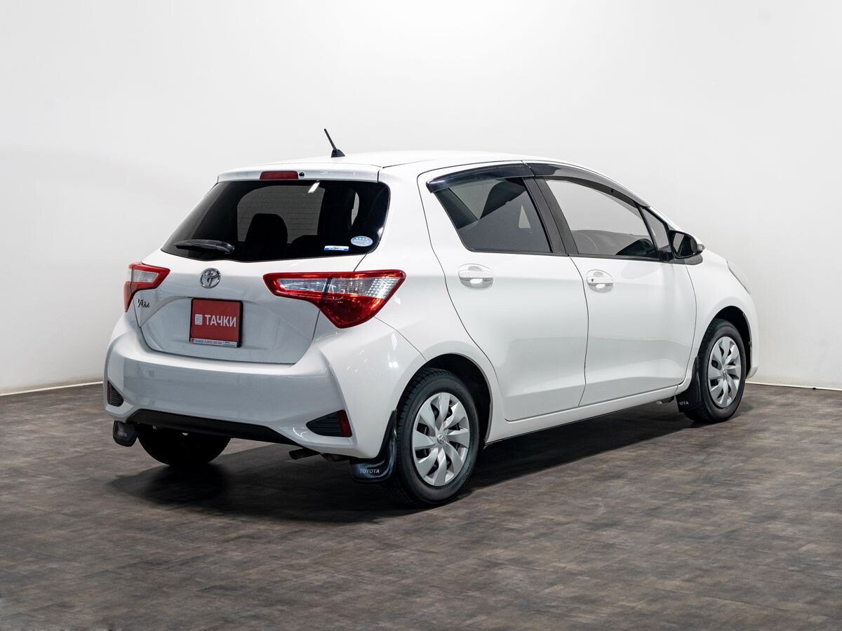 Toyota Vitz 2018 - фото автомобиля