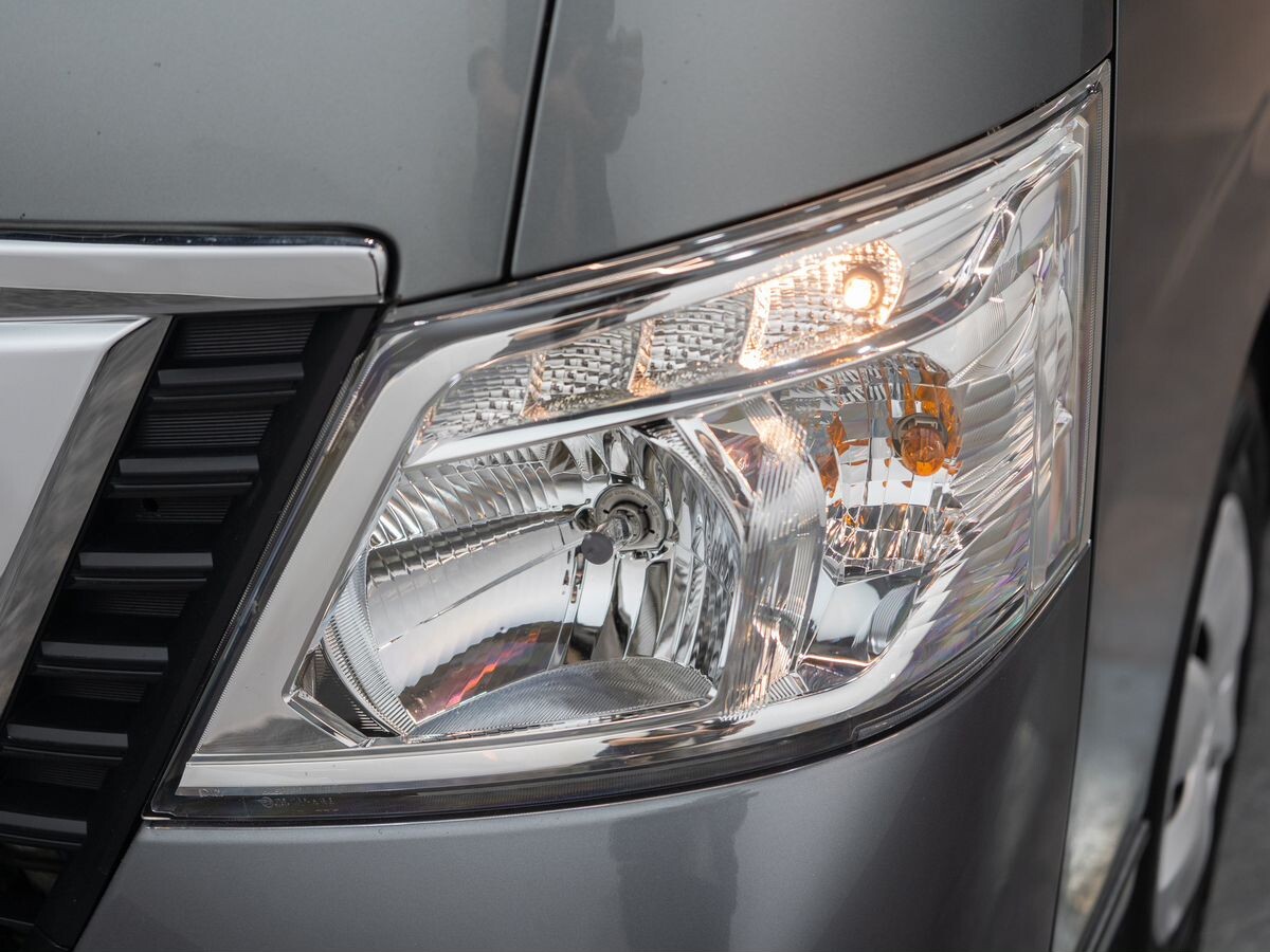Nissan NV350 Caravan 2018 - фото автомобиля