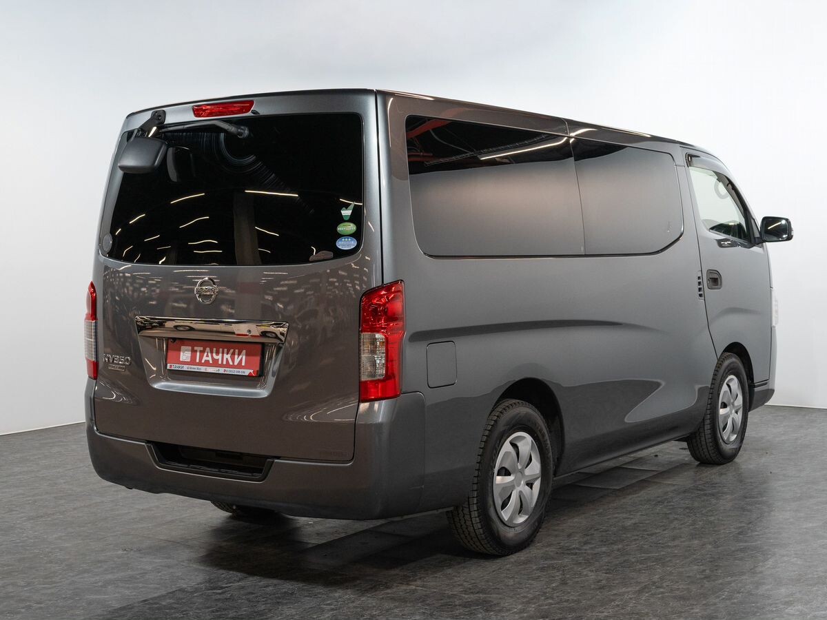 Nissan NV350 Caravan 2018 - фото автомобиля