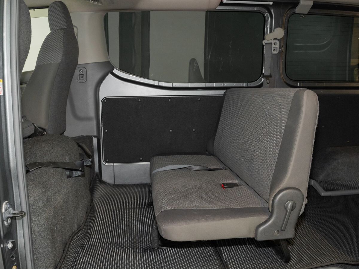 Nissan NV350 Caravan 2018 - фото автомобиля